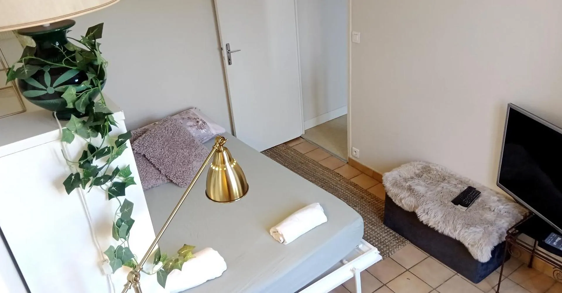 Paris Authentic House Small, Bright And Calm Studio