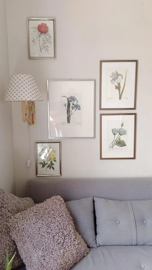 Paris Authentic House Small, Bright And Calm Studio 0*,  法国