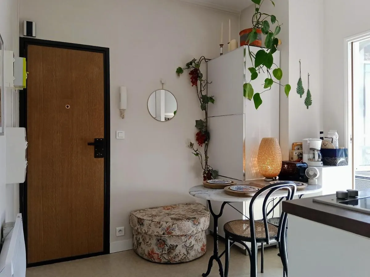 Apartment Paris Authentic House Small, Bright And Calm Studio