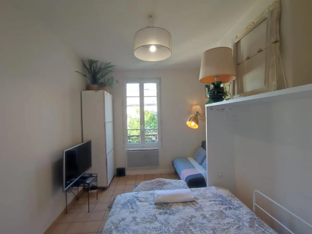 Paris Authentic House Small, Bright And Calm Studio Apartment 0*,  France