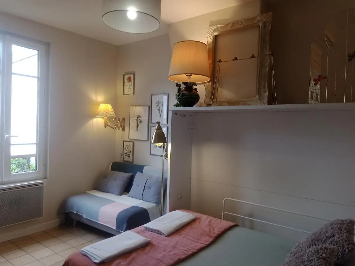 Paris Authentic House Small, Bright And Calm Studio