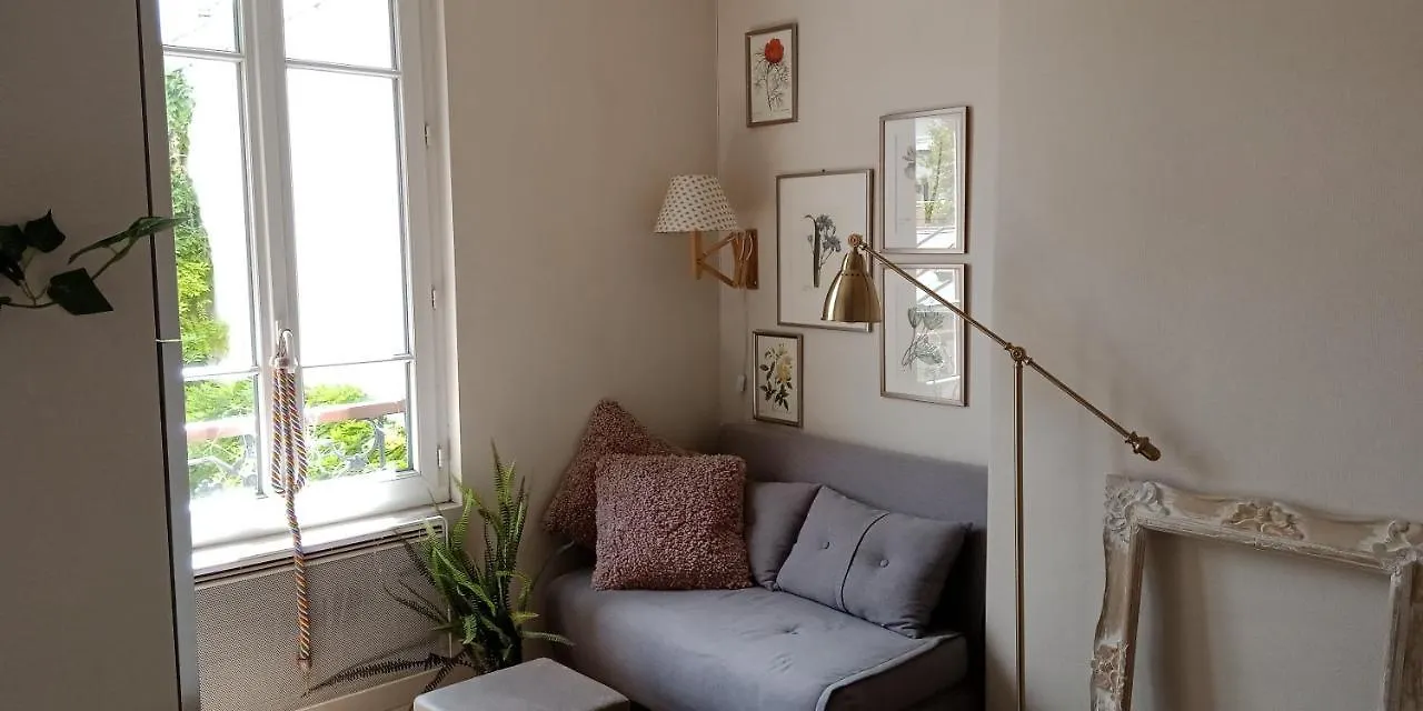 Paris Authentic House Small, Bright And Calm Studio