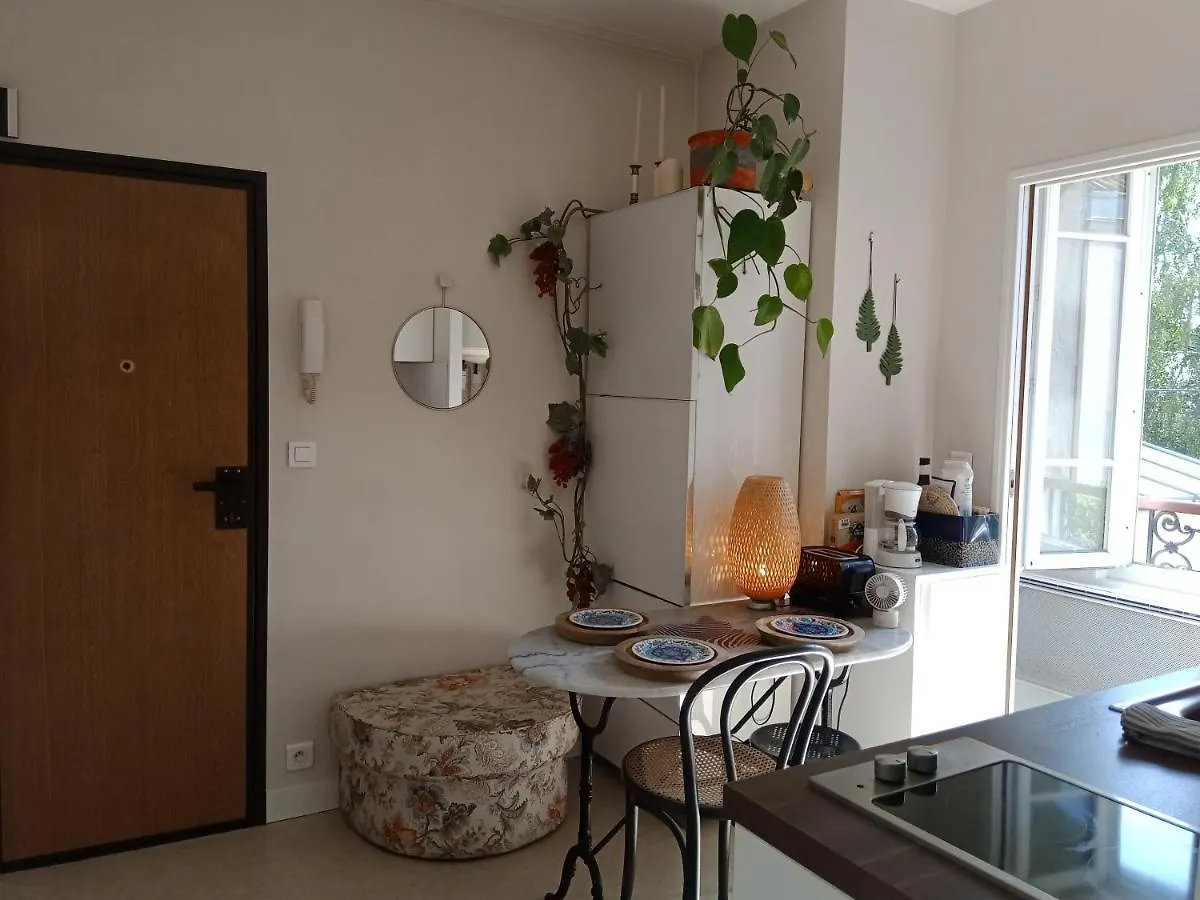 Paris Authentic House Small, Bright And Calm Studio
